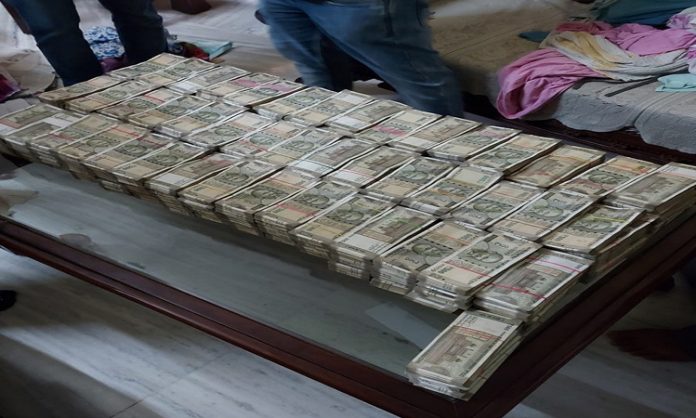 Odisha vigilance seizes 2 crore cash