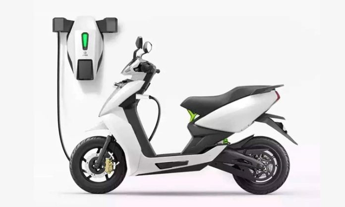 Sales of electric two-wheelers fell by 62%