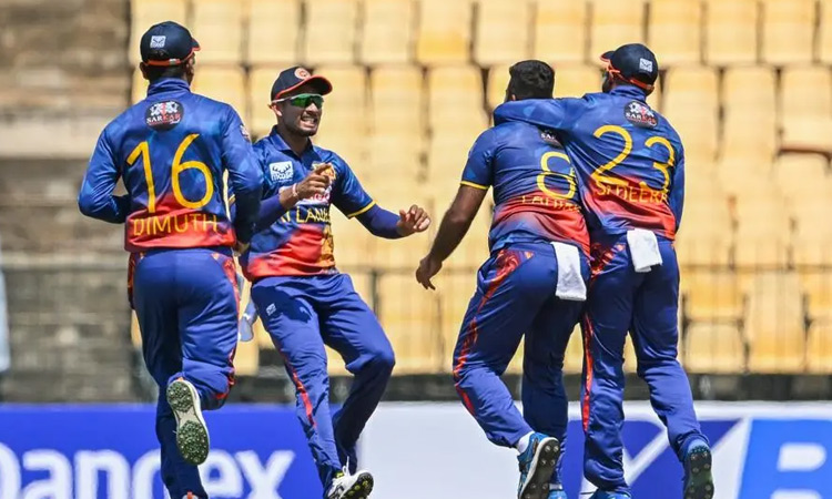 Sri Lanka beats Scotland to bolster World Cup hopes
