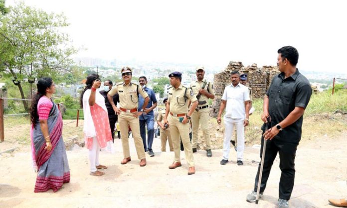 Hyderabad CP Inspects Golkonda Bonalu