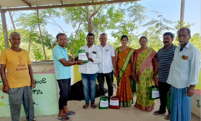 Organic fertilizers distribute in Rajanna Sircilla