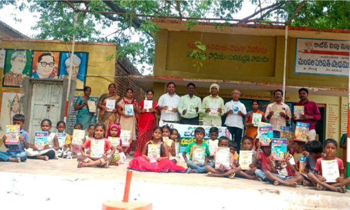 Free books distribution in thirumalagiri