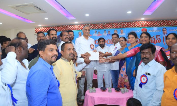 Harish rao meet with Mala employees