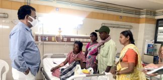 Jupally Krishna Rao visit patients in Kolhapur