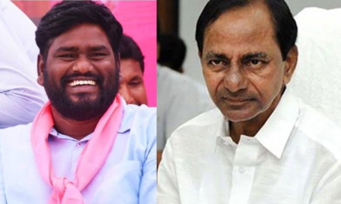 CM KCR Condoles demise of Singer Sai Chand