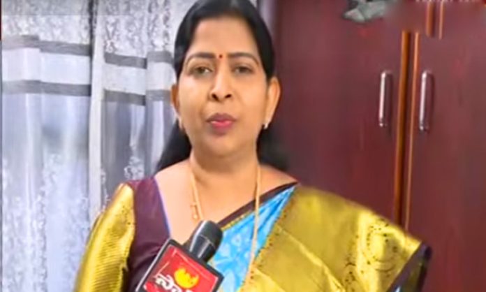 Taneti vanitha comments on Chandrababu naidu