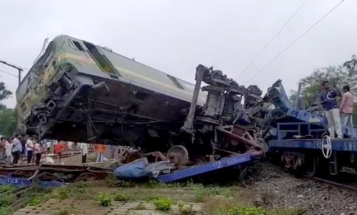 2 Goods Trains Collide in West Bengal