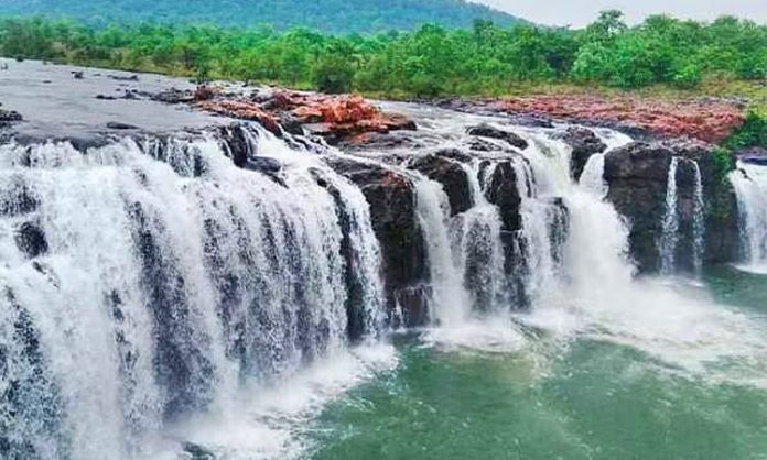 14 waterfalls that attract tourists in telangana