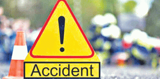 Road accident on NH-30 in Mandla