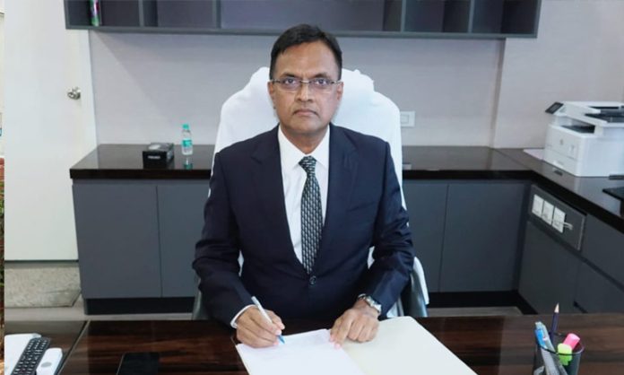AR Srinivas took charge as the director of ACB