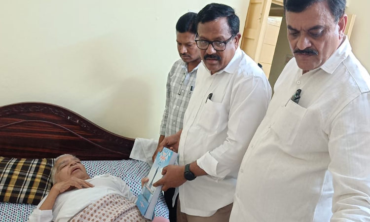 It was Juluri who met renowned educationist Chukka Ramaiah