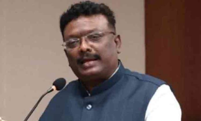 Dasoju Shravan criticises Revanth Reddy