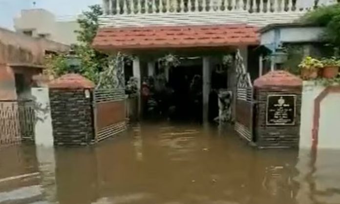 Flood water enters minister's house in Haryana