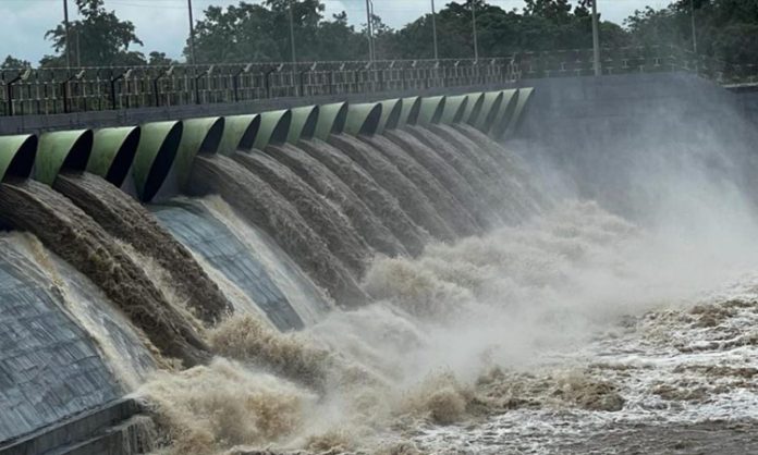 Godavari river are flowing fast