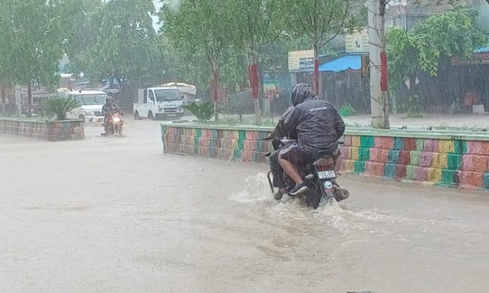 Heavy to very heavy rains in Telangana for next 2 days