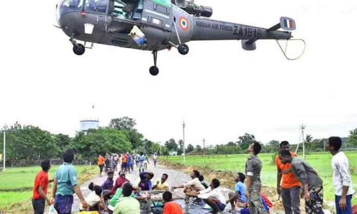 600 kg food packets dropped in flood affected areas