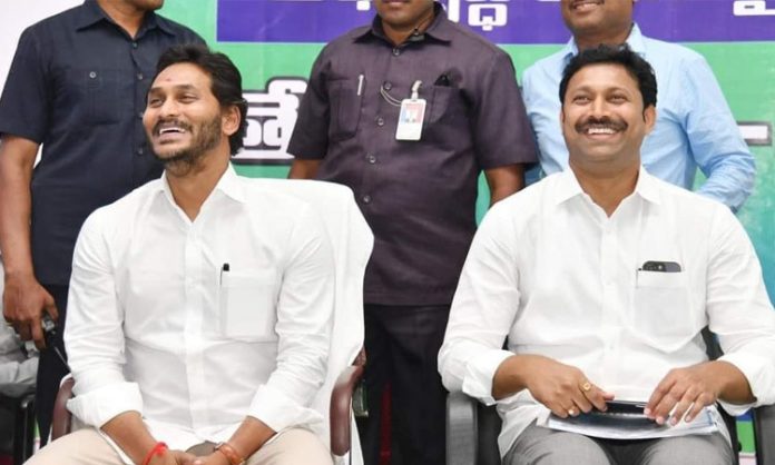 Kadapa MP Avinash Reddy Meets CM YS Jagan