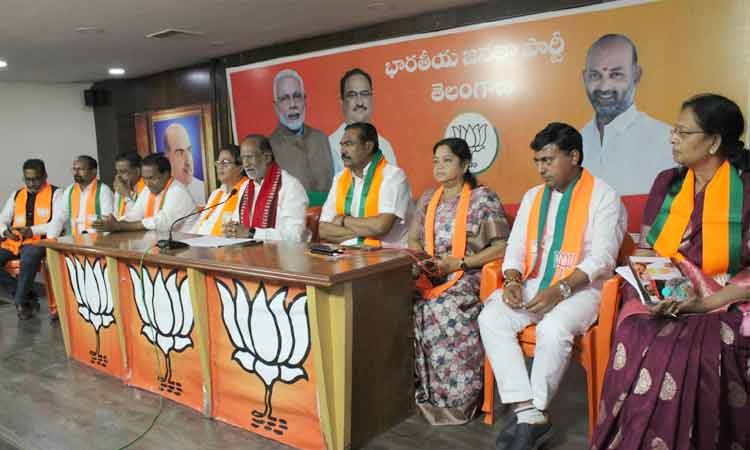 Voters of Telangana and Karnataka support Modi: Laxman
