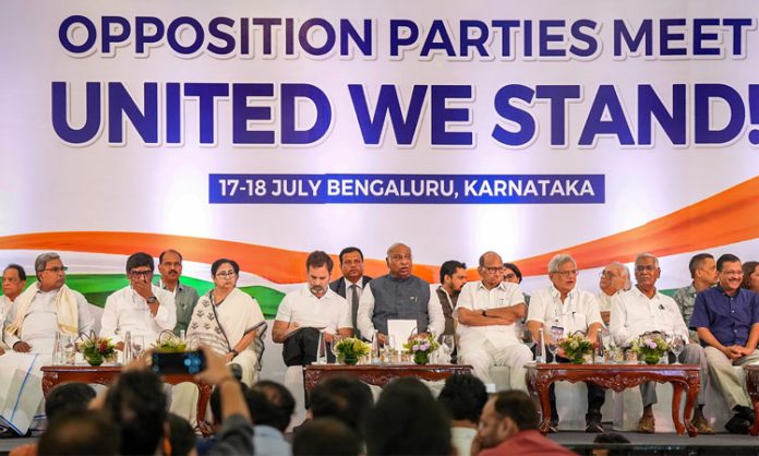 Opposition leaders attack the Modi government