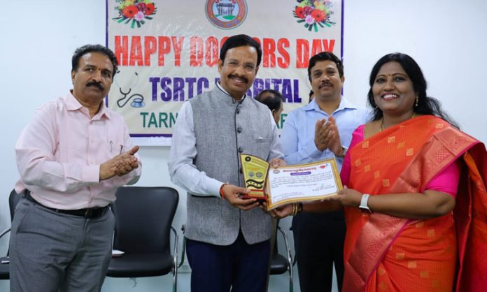 Felicitation for doctors in Tarnaka Hospital