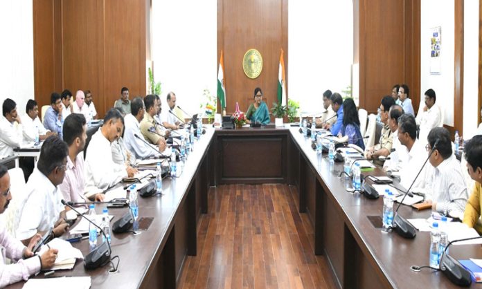 Real Estates Representatives met CS Shanti Kumari