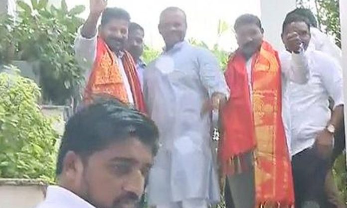 Komati reddy venkat reddy meeting with congress leaders