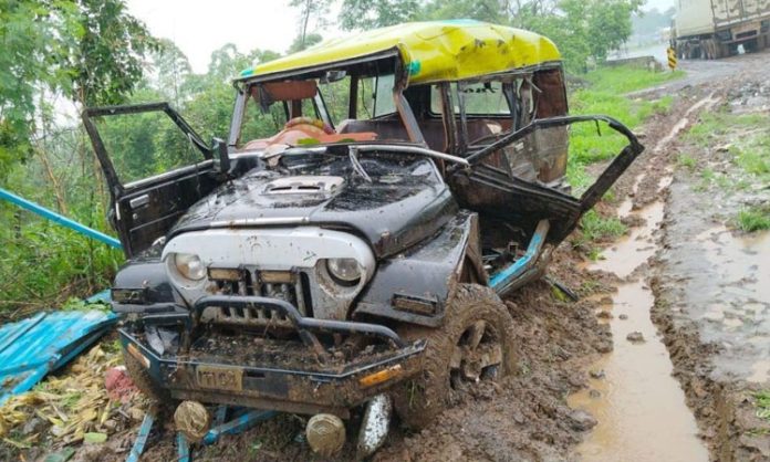 Road accident in Maharashtra on Mumbai-Nashik highway