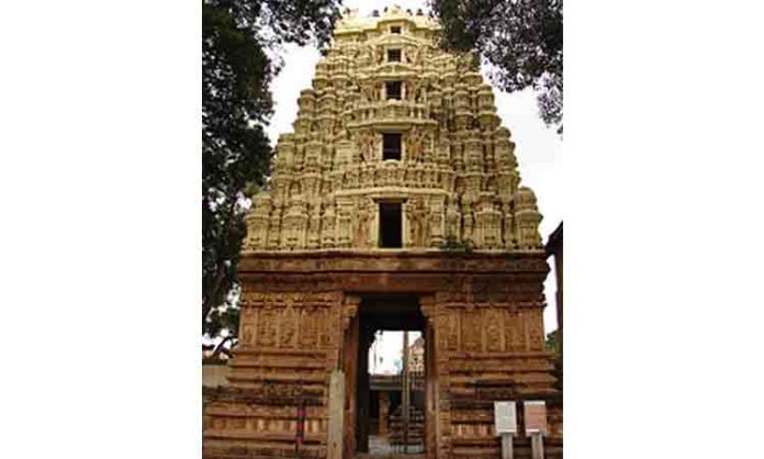 Silver Shield of Emerald with Chandippa Brahmasutra to Someswara