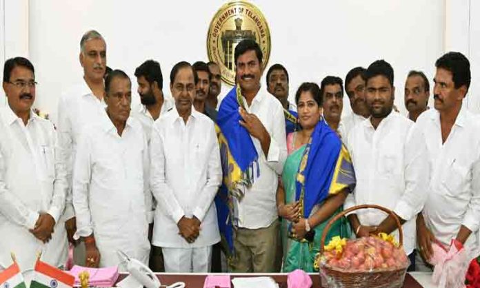 CM KCR congratulated Tomatoes Cultivator