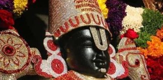 Huge Devotees visit Tirumala Temple