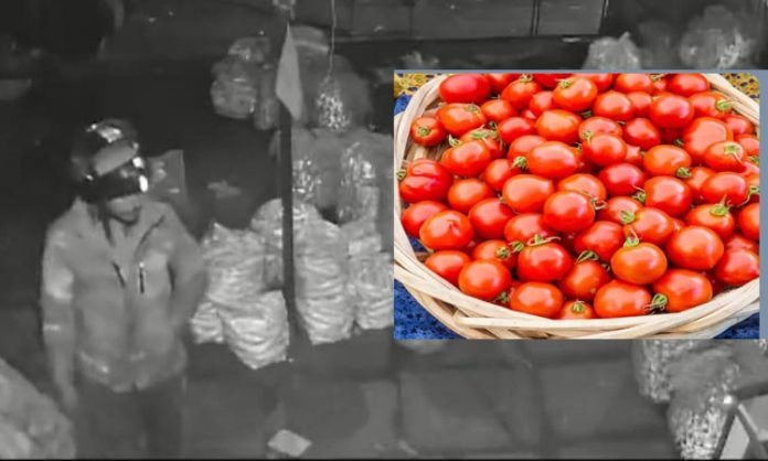 Tomato trays stolen from Zaheerabad vegetable market