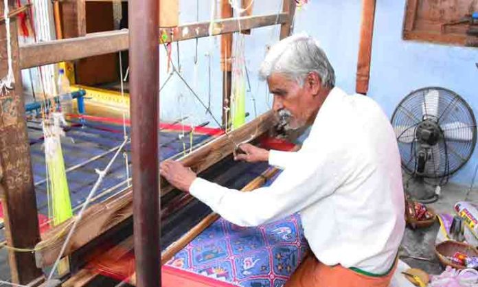 A united platform of handloom social groups