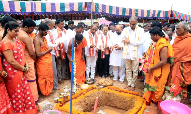 Harish Rao Visit Komuravelli Mallikarjuna Swamy Temple