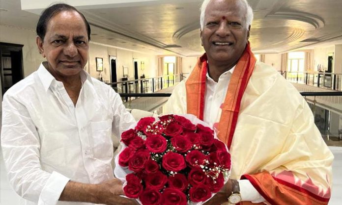 Kadiyam Srihari meets CM KCR