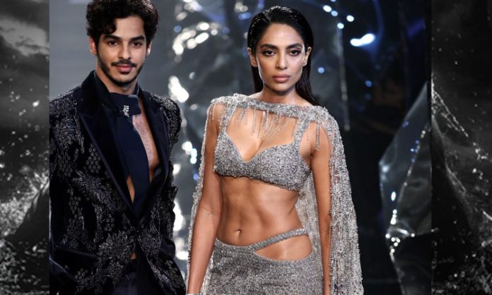 Sobhita Dhulipala Ramp Walk at India Kochar Week