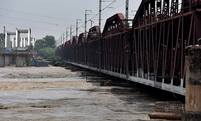 Yamuna river water level reaches danger mark again