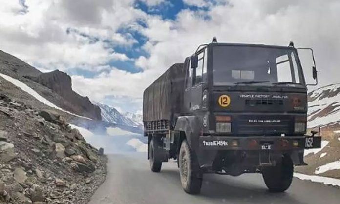 9 jawans died after the Van fell into the valley