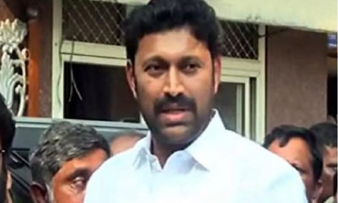 AP High Court notices to YCP MP Avinash Reddy