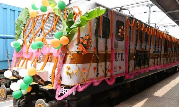 Bhubaneswar Rajdhani Express gets Tejas rakes