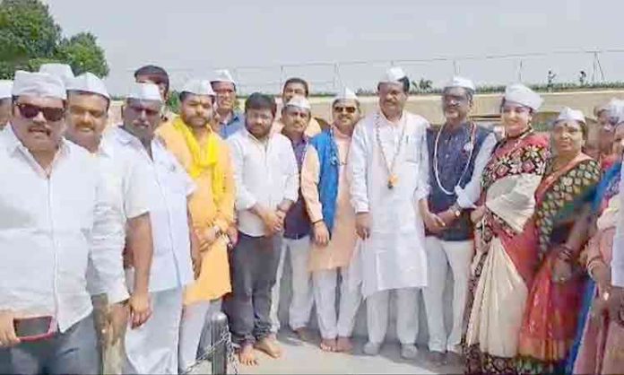 Congress leaders visit Bapughat on the occasion of National Handloom Day