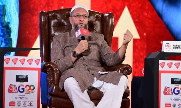 Ek chowkidar dusra dukandar Says Owaisi