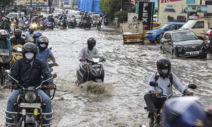 Heavy rains in Telangana for three days