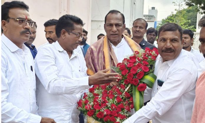 Trade union leaders met Labor Minister Mallareddy