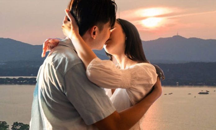 Man Ruptures Eardru On Kissing in China