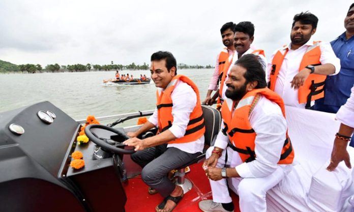 Minister KTR drove the boat in Sircilla