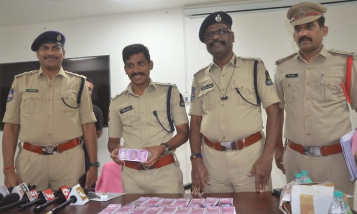Police Arrest Fake Currency Gang In Hyderabad