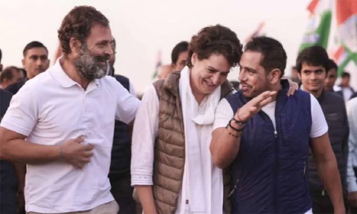 Priyanka should definitely fight Lok Sabha polls