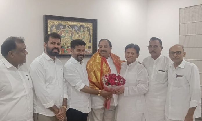 Revanth Reddy met Tummala at his home