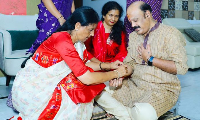 Minister Sabita Indra Reddy's Raksha Bandhan celebrations