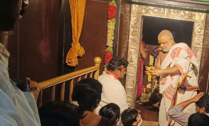Minister Talasani Srinivasyadav visited Kanaka Durgamma temple